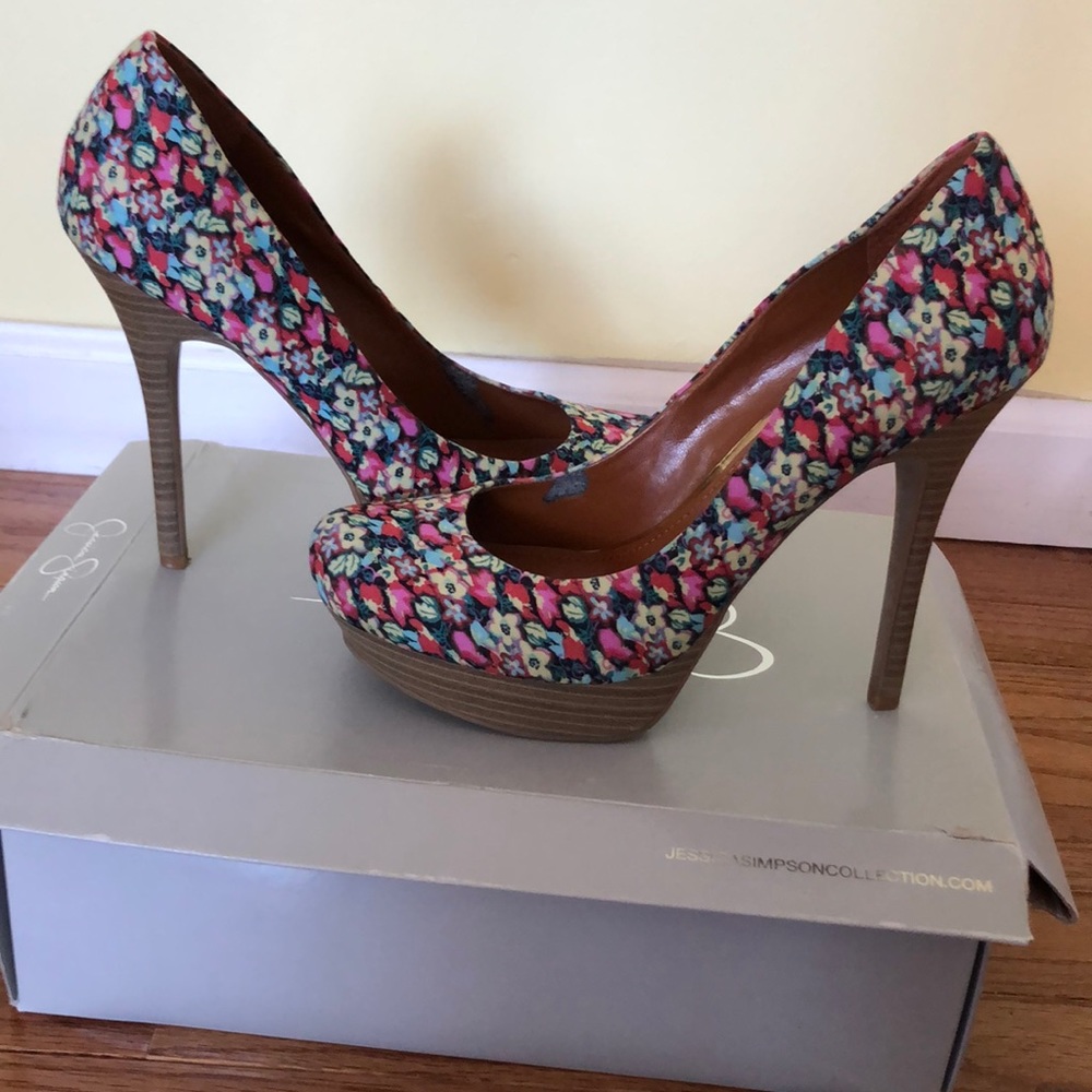 Gently used Jessica Simpson shoes